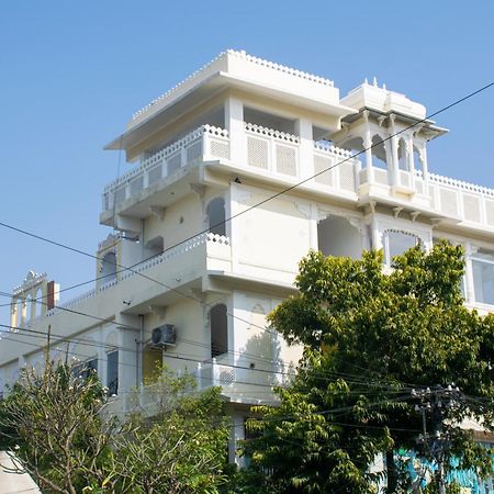 Pushpak Boutique Homestay อุเดเปอร์ ภายนอก รูปภาพ