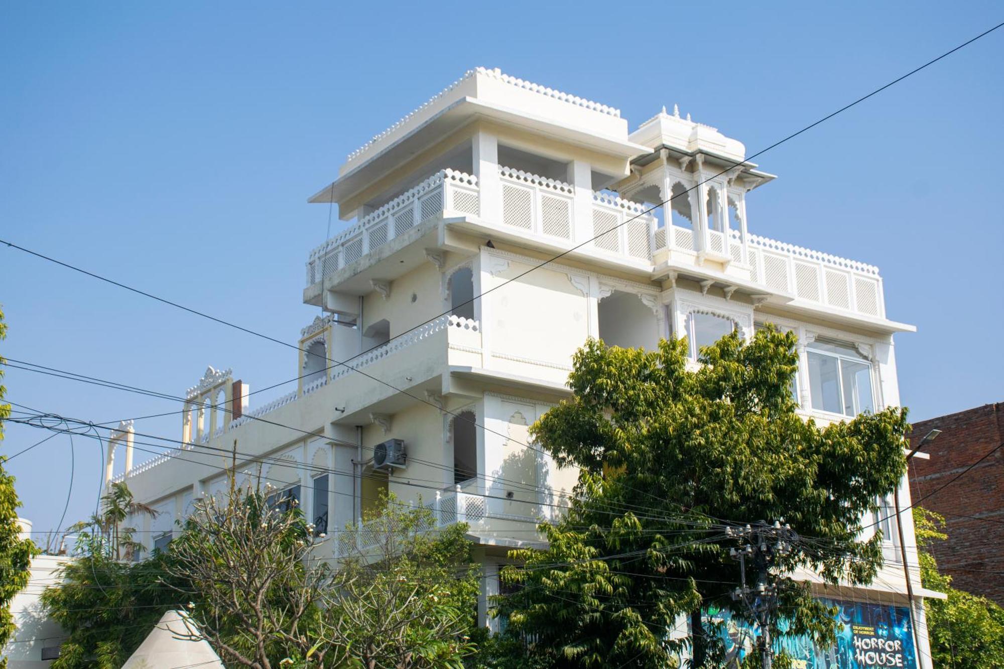 Pushpak Boutique Homestay อุเดเปอร์ ภายนอก รูปภาพ