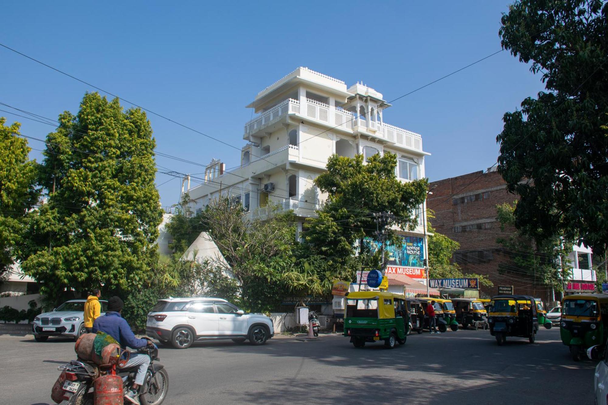 Pushpak Boutique Homestay อุเดเปอร์ ภายนอก รูปภาพ