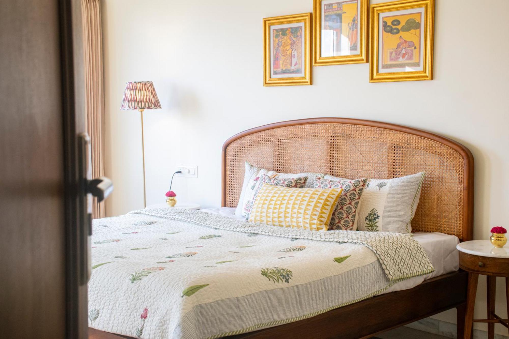 Pushpak Boutique Homestay อุเดเปอร์ ภายนอก รูปภาพ